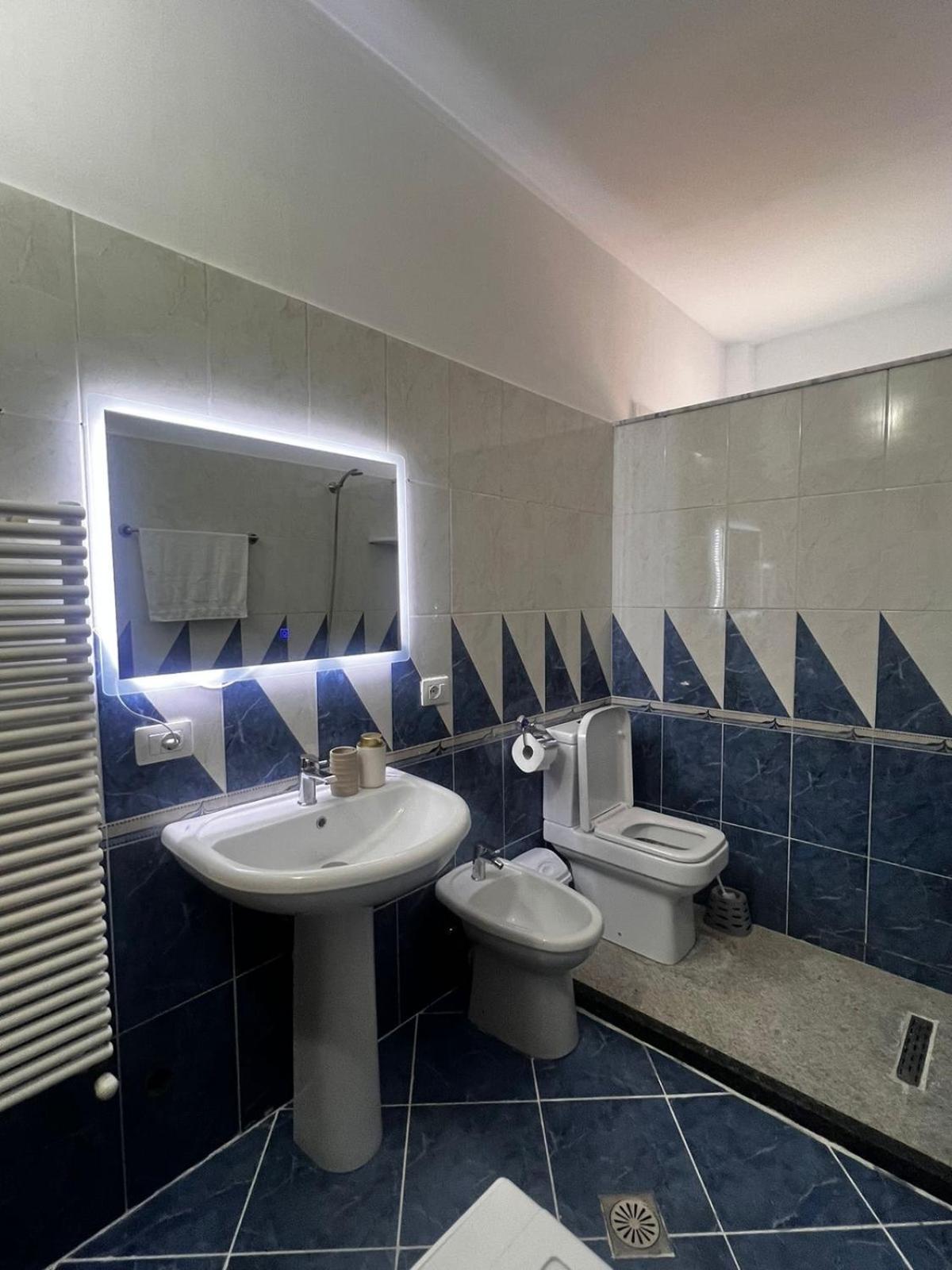 Lu Apartament Vlorë Екстериор снимка